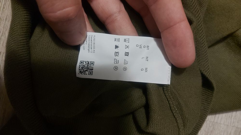 Boss пуловер L размер