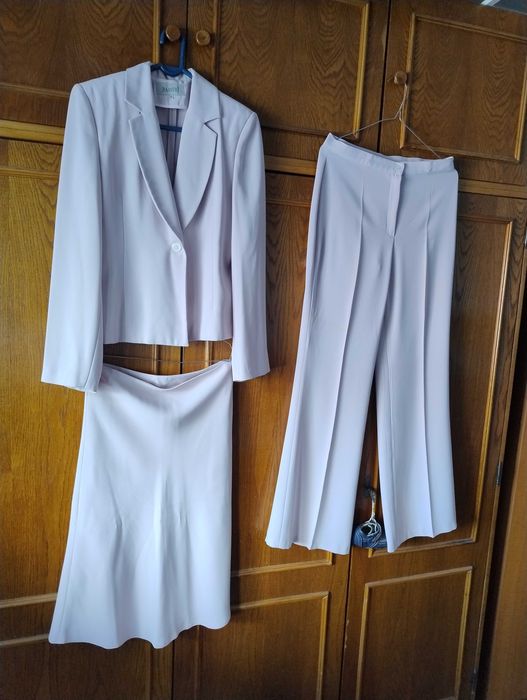 Compleuri dama, sacou cu pantalon