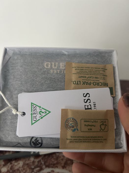 Ново дамско портмоне Guess