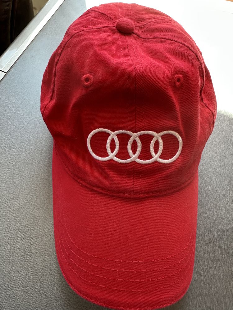 Спортна шапка на AUDI
