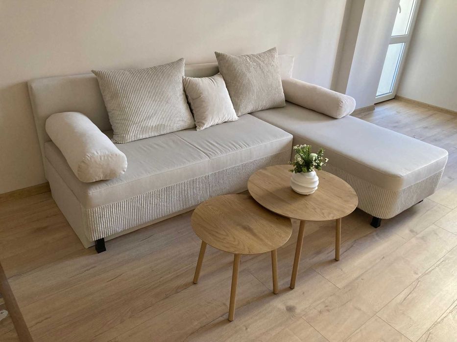 Чисто нов разтегателен диван с място за съхранение