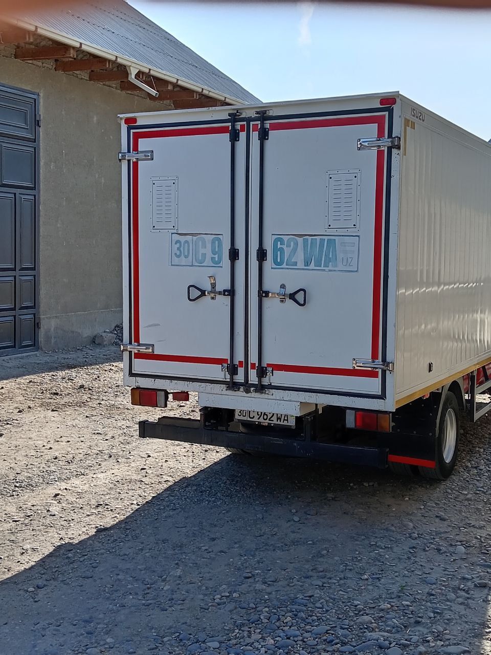 ISUZU    NQR    71    PL...