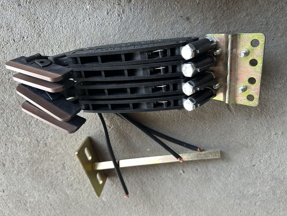 токосъемник новый