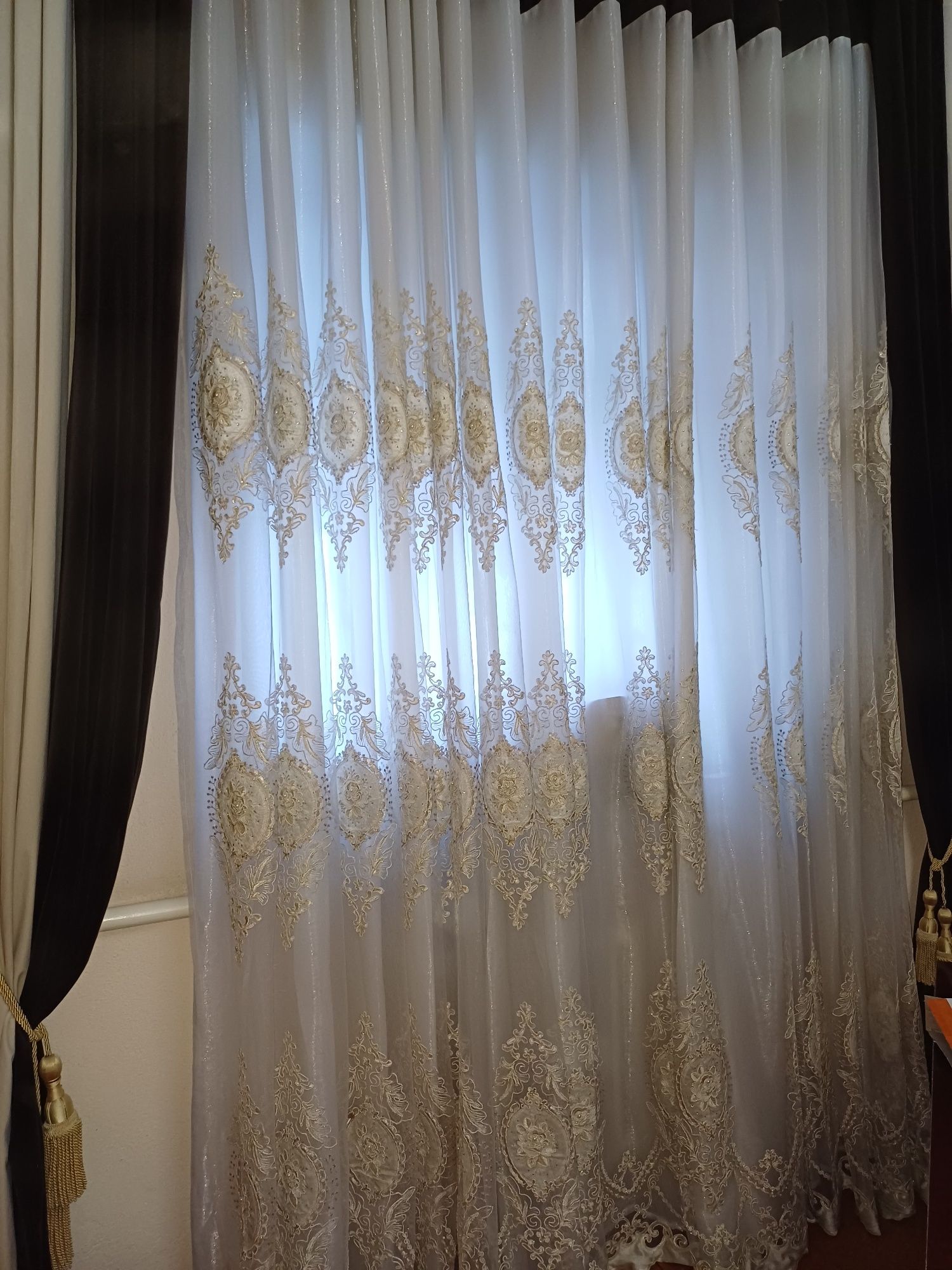 Parda tyuli sotiladi