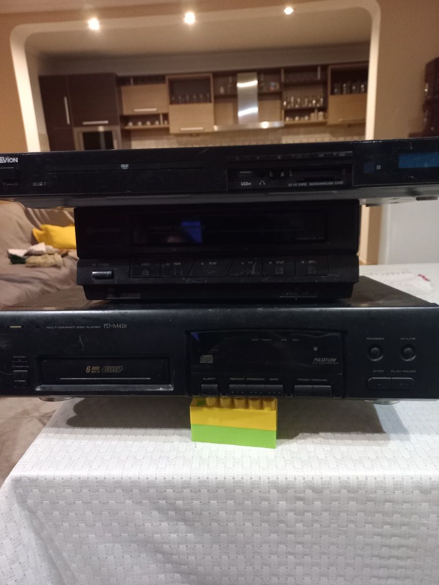 Disponibile dvd , tevion ; video Samsung; multicompact disc player  PD