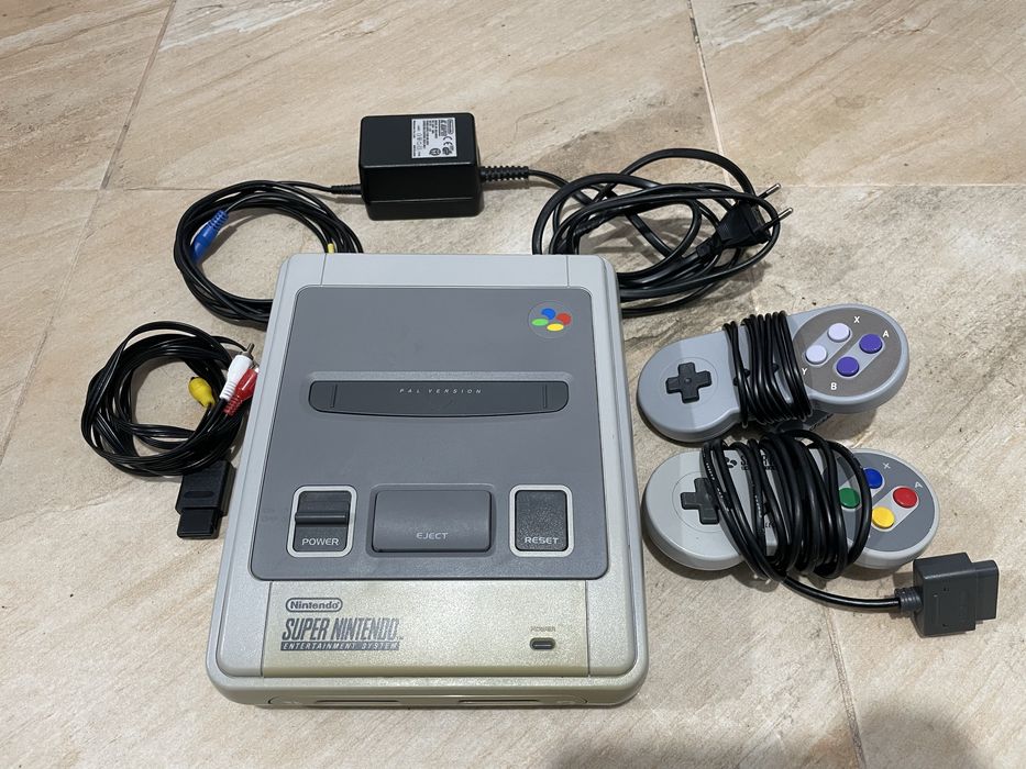 Super Nintendo Entertainment System (SNES)