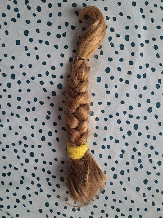 Естествена коса.