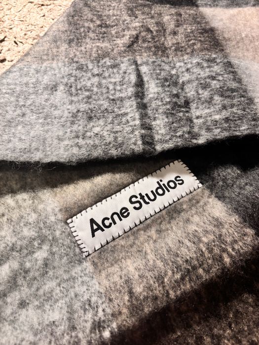 Fular/ Esarfa Acne Studios