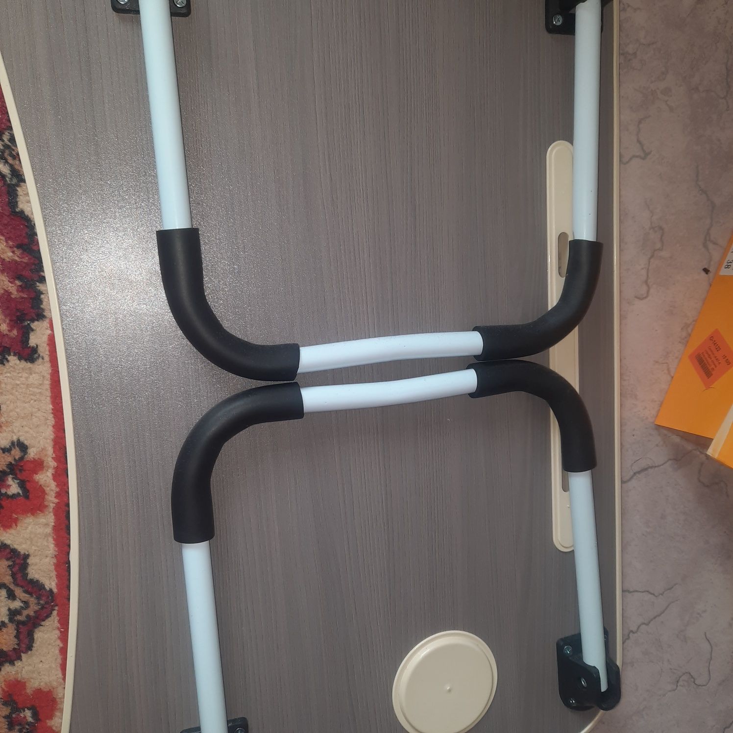 Кішкентай үстел  ..