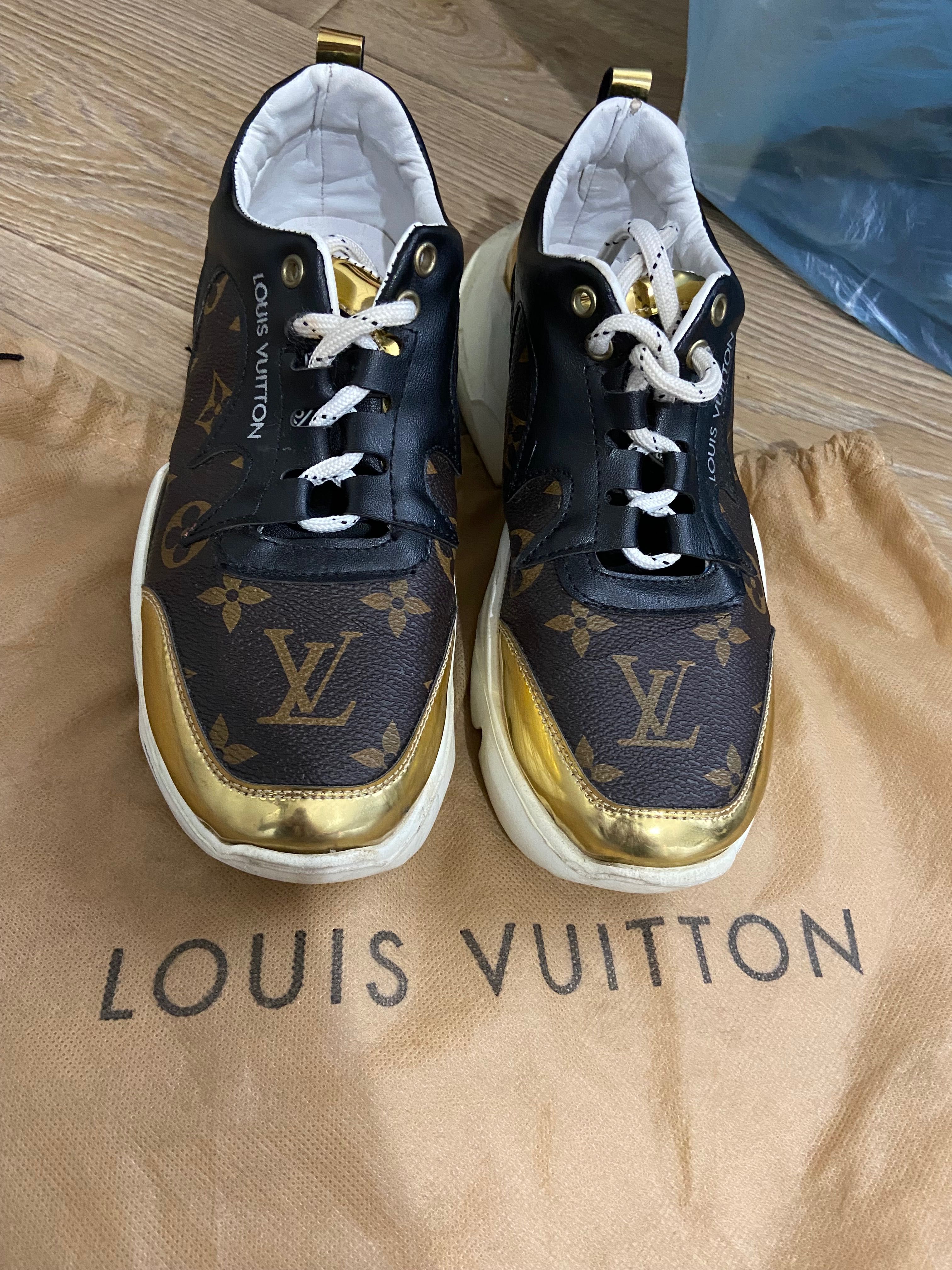 Обувки Louis Vuitton