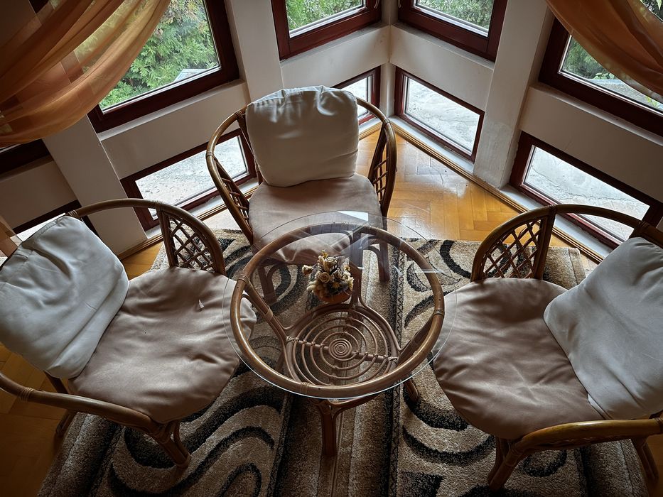 Set masuta cu scaune