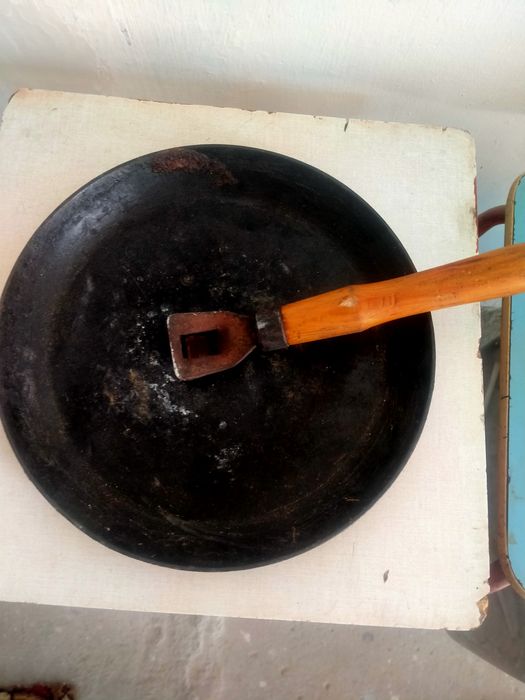 Сковородка чугунная