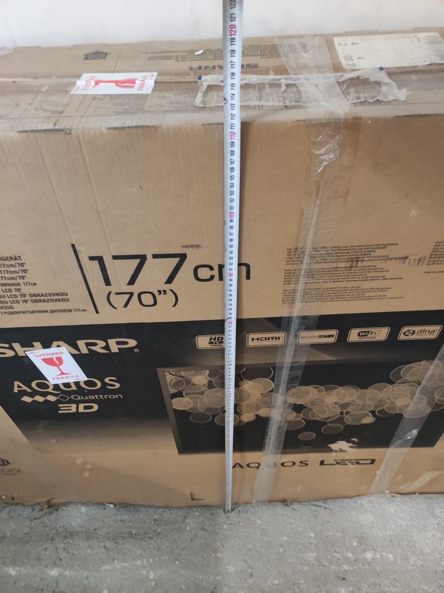 Телевизор Sharp 70 inch..