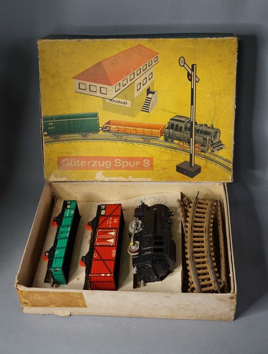 Стара Немска Механична играчка влак локомотив вагони комплект с кутия