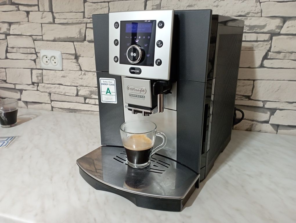 expresor / espressor cafea DeLonghi perfecta