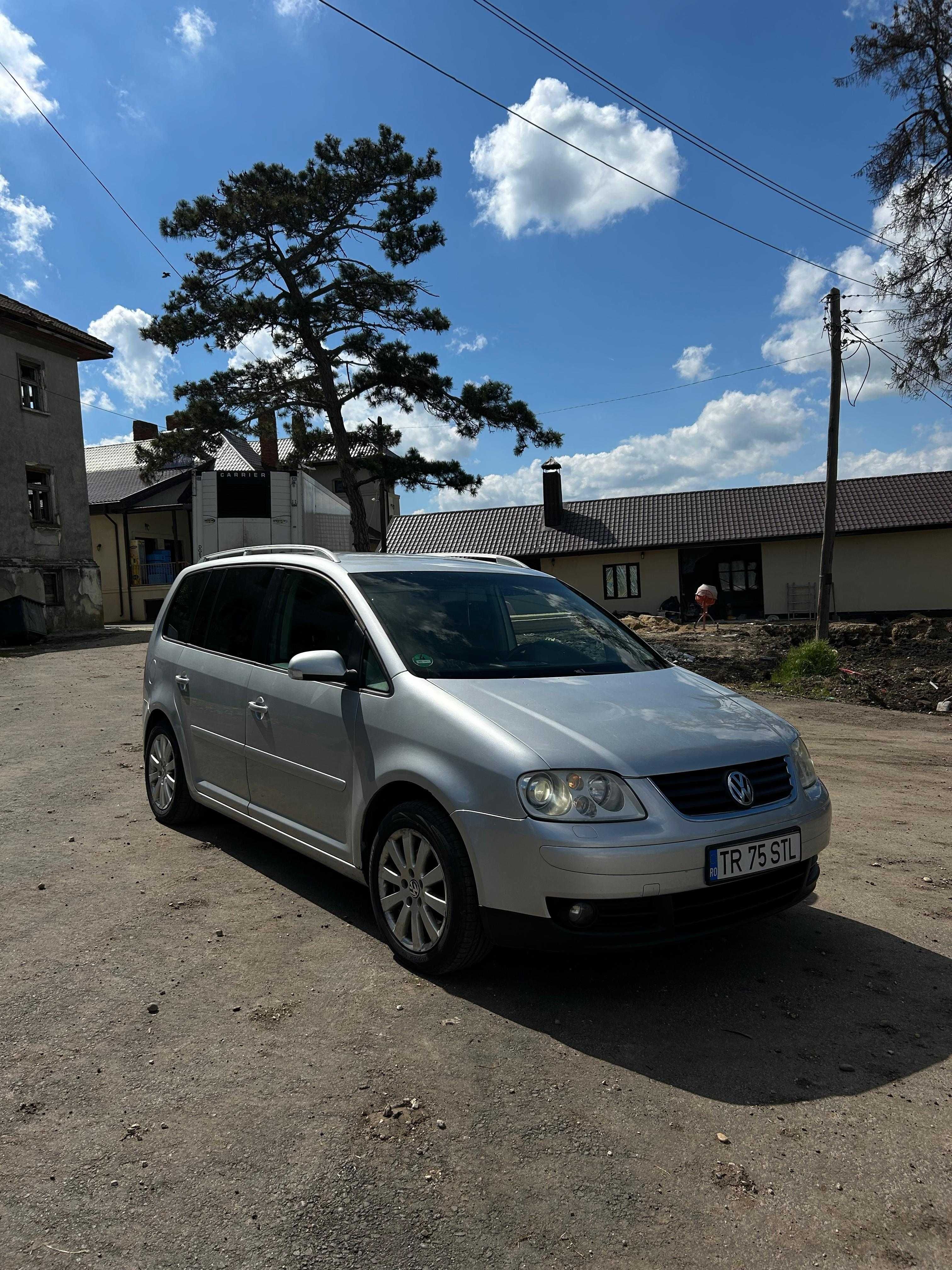 Vând volkswagen Touran 2.0 TDI / 7 locuri