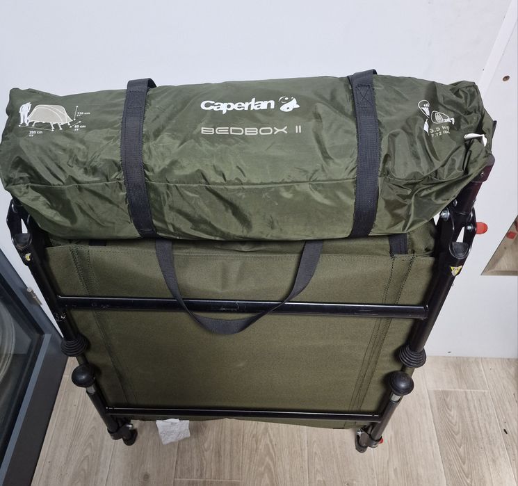 Pat camping cu cort Decathlon Bivvy Bedbox II