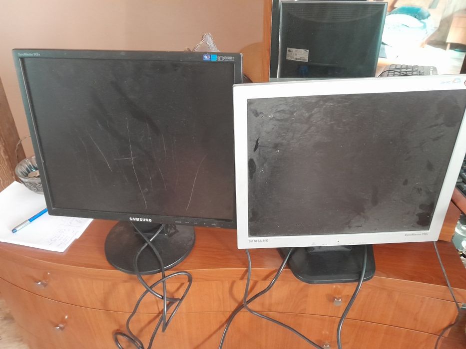 Мониторы Samsung, клавиатура, процессор