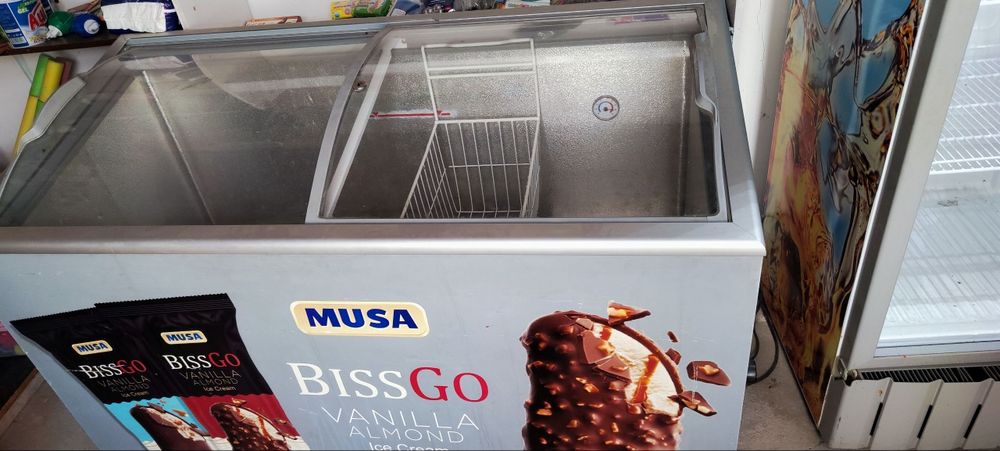 Срочно сотилади холодильник, морозилка, ход дог аппарат