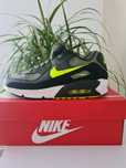 Nike Air Max 90 Medium Olive/Volt-Black. Mărimea 38,5.