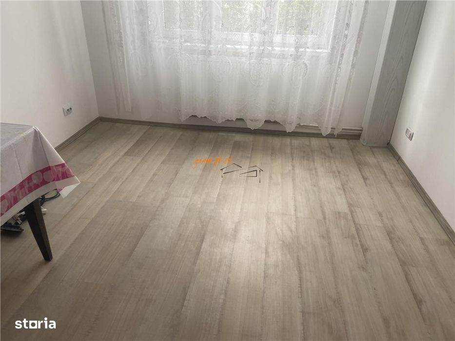 Garsoniera de vanzare ,Zona cartier Gara, 32 mp , et 3\/4 , renovata