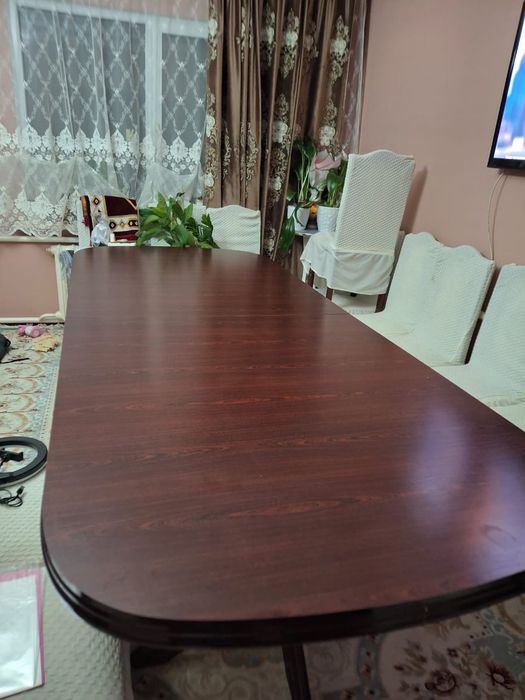 Стол раздвижной в отличном состоянии