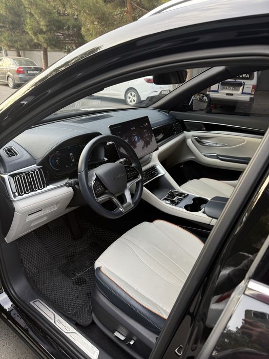 BYD Song Plus Champion DM-I Gibrid 150 км flagship