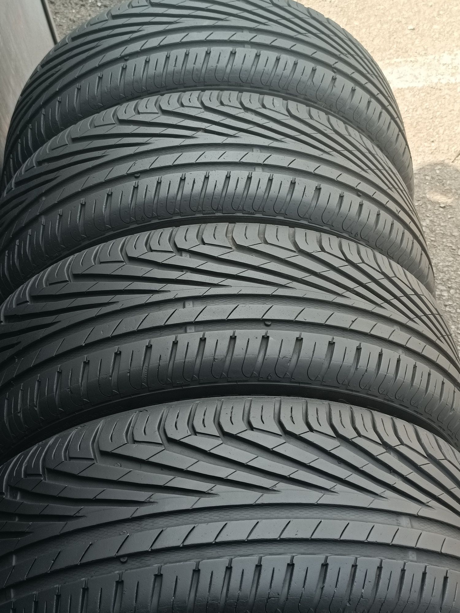 205/55/16 Uniroyal