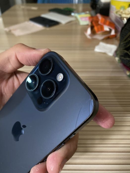 Iphone 15 pro blue
