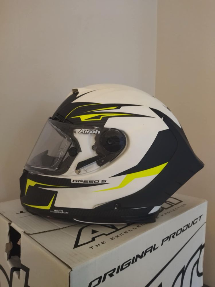 Нова каска Airoh GP550 S