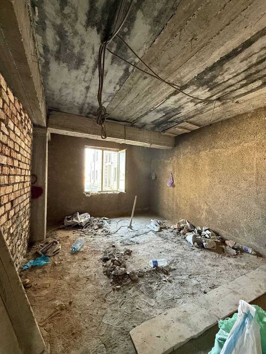 3х комнатная квартира 84кв/м в состоянии коробки, Вокзал