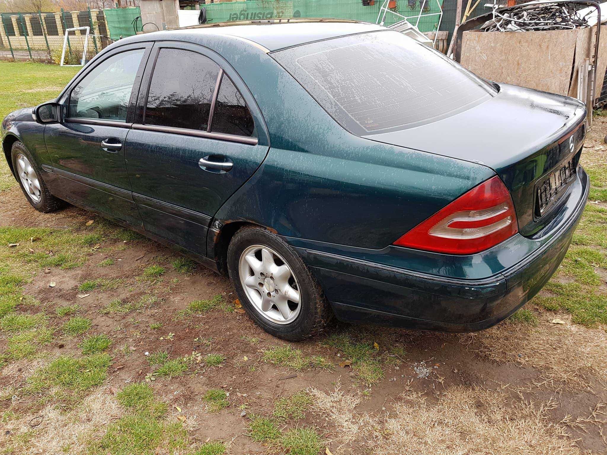 Faruri din dezmembrari Mercedes W203 C220cdi cod611 An.2003