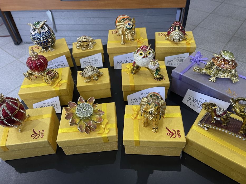 Сувенири Swarovski