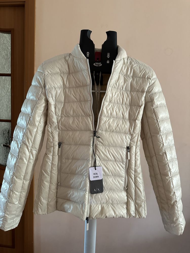 Женская куртка от Armani Exchange