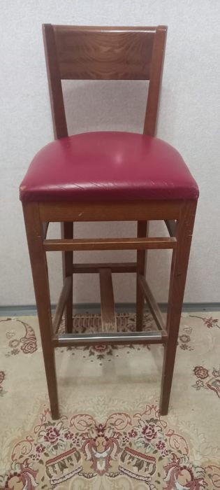 Продаю 4 разных стула в отличном состоянии
