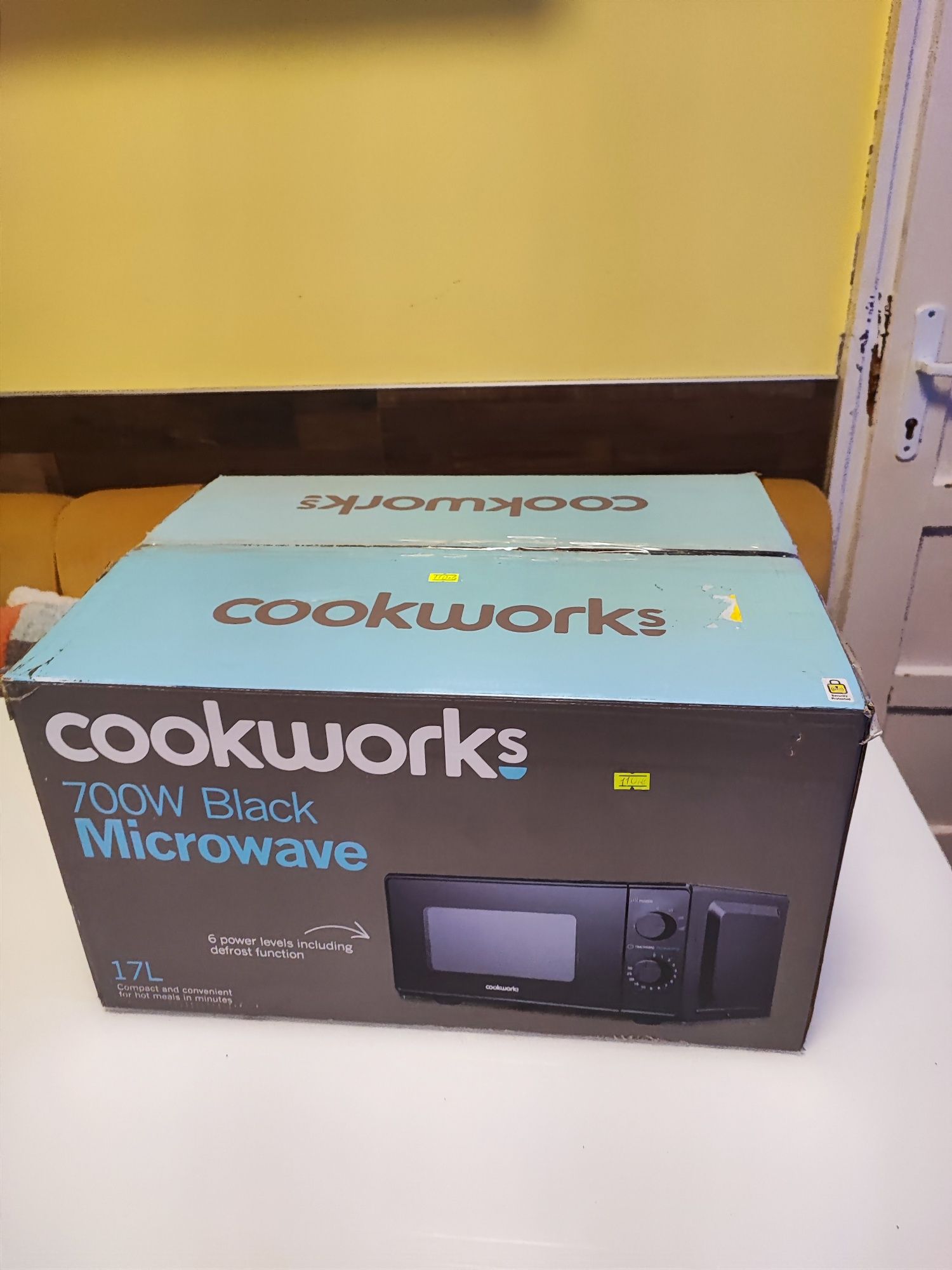 Микровълнова COOKWORKS 17L. нова