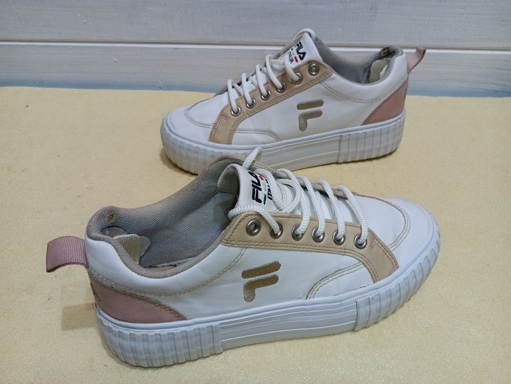 FILA сникърси N37- 29 лв