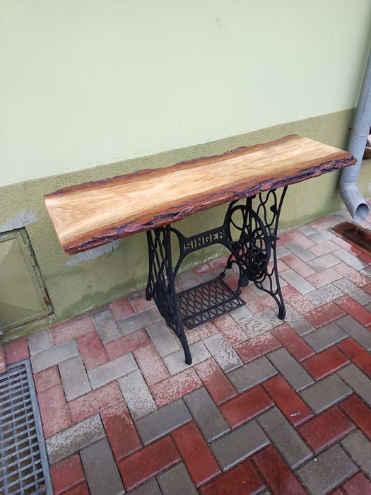 Masa , birou , suport lavoar  din mașină de cusut