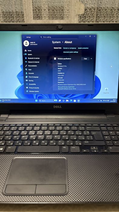 Лаптоп Dell Inspirion 3537