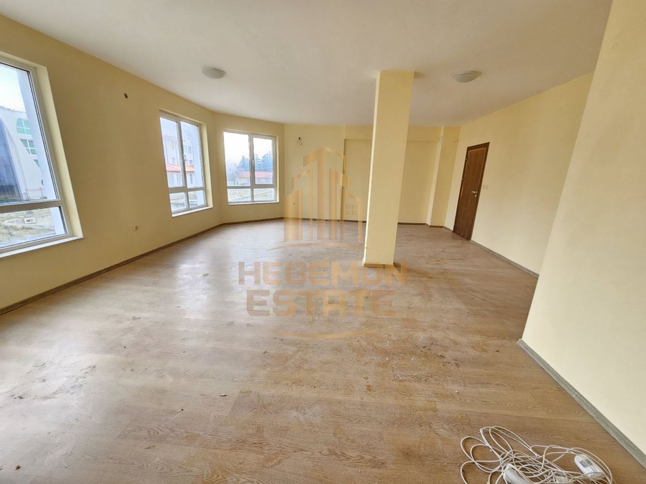 Продава се Тристаен апартамент в Бяла - 128 кв.м за 587 €/кв.м - Снимка #9