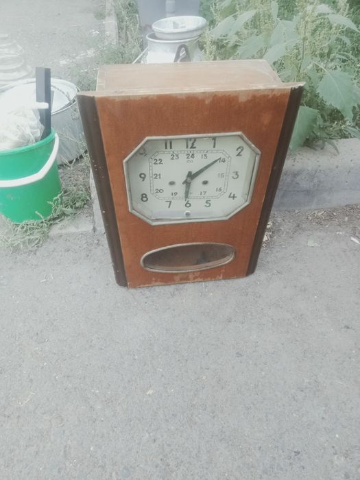2 Часы старинные антиквариат