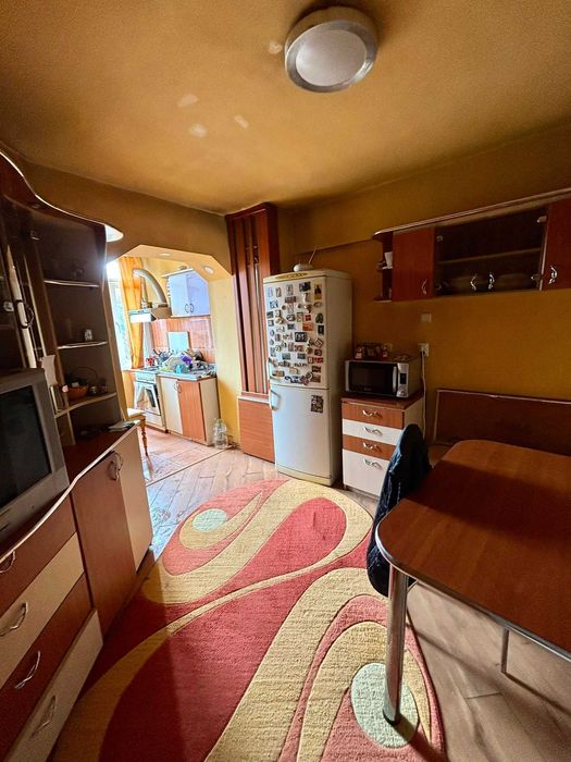 Apartament central cu 3 camere