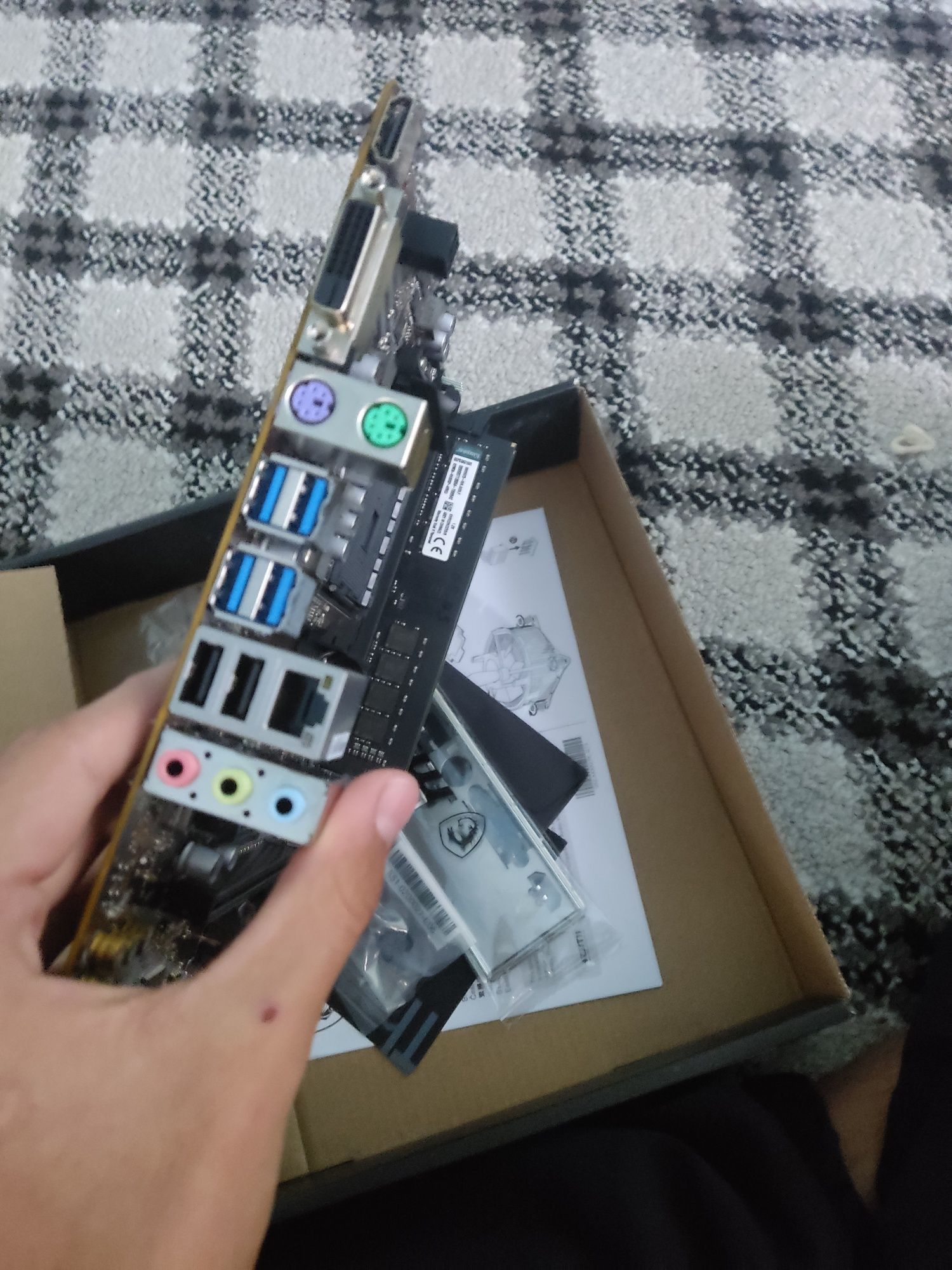 Новая материнская плата 16gb ozu