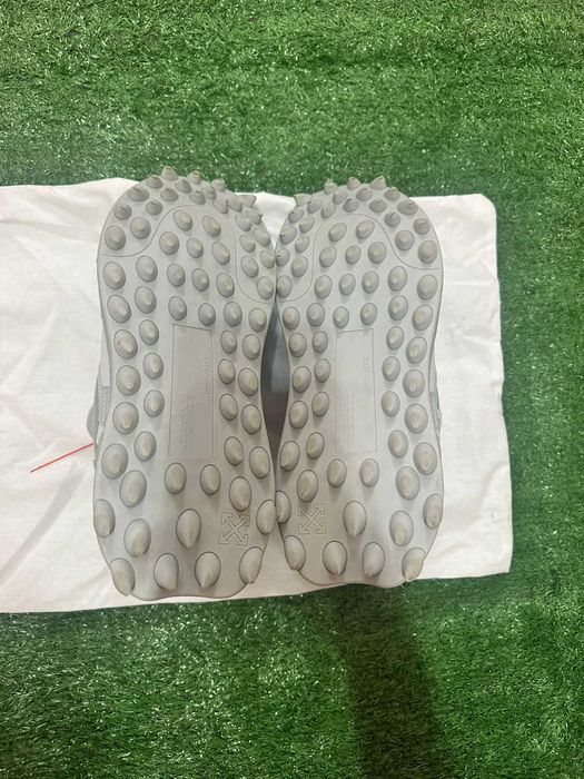 Off-White ODSY Sneakers – Grey