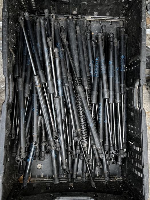 Amortizor haion bmw e90 e91 e87 e81 amortizor capota bmw e90 e91 e60