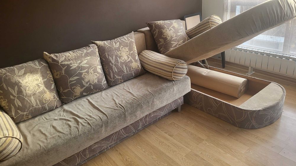 Диван с лежанка с опция сън