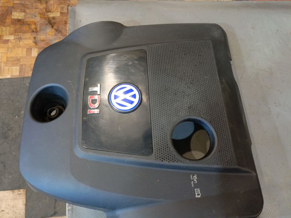 Капак,кора за двигател VW