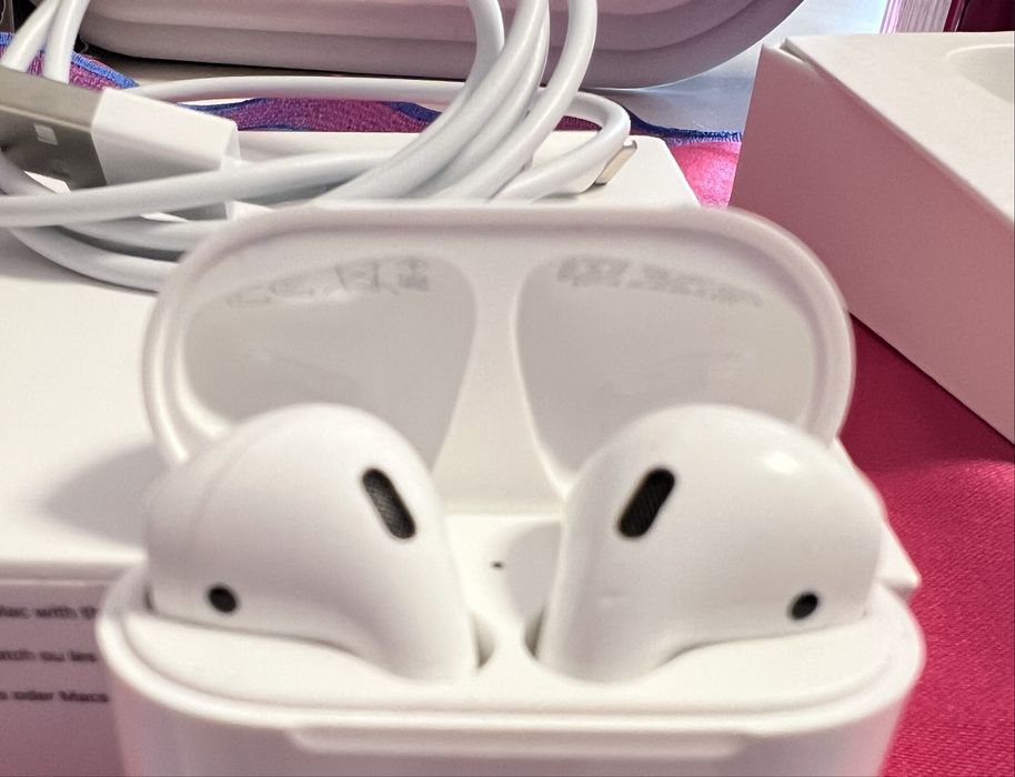 Căsti Apple Airpods 2, Garantie 1 an, factura, incarcator, husa