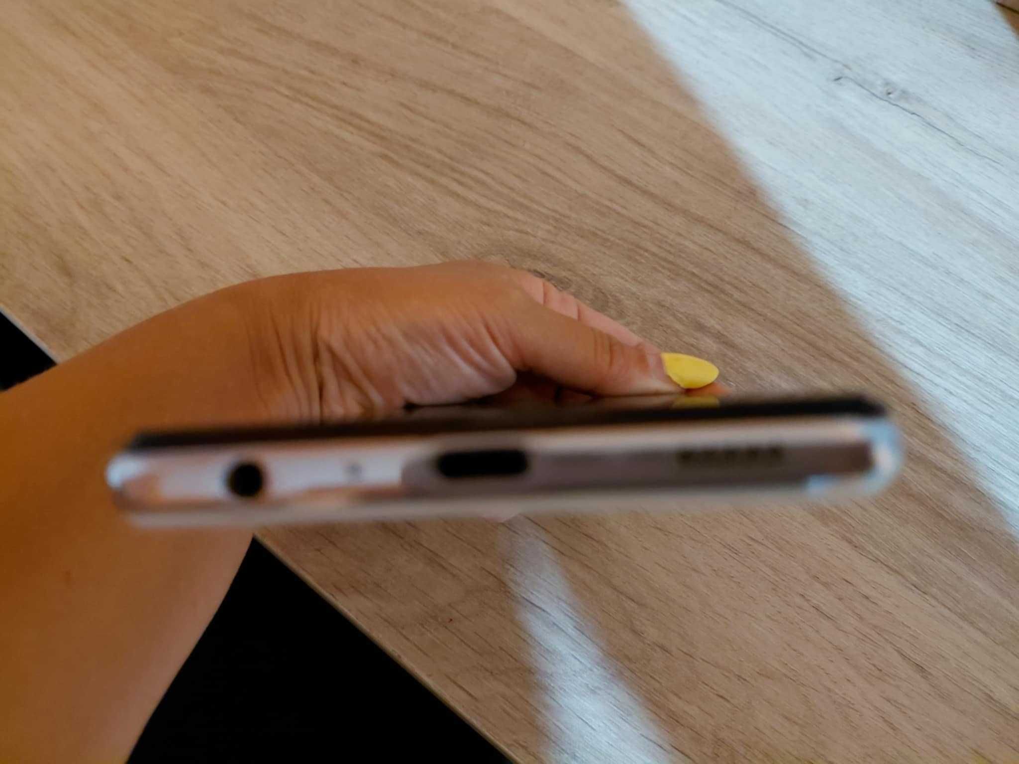 Продавам Samsung A32 Перфектен