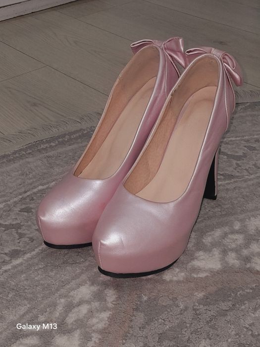 Hammasi 50 mingdan. Все по 50 тысяч.